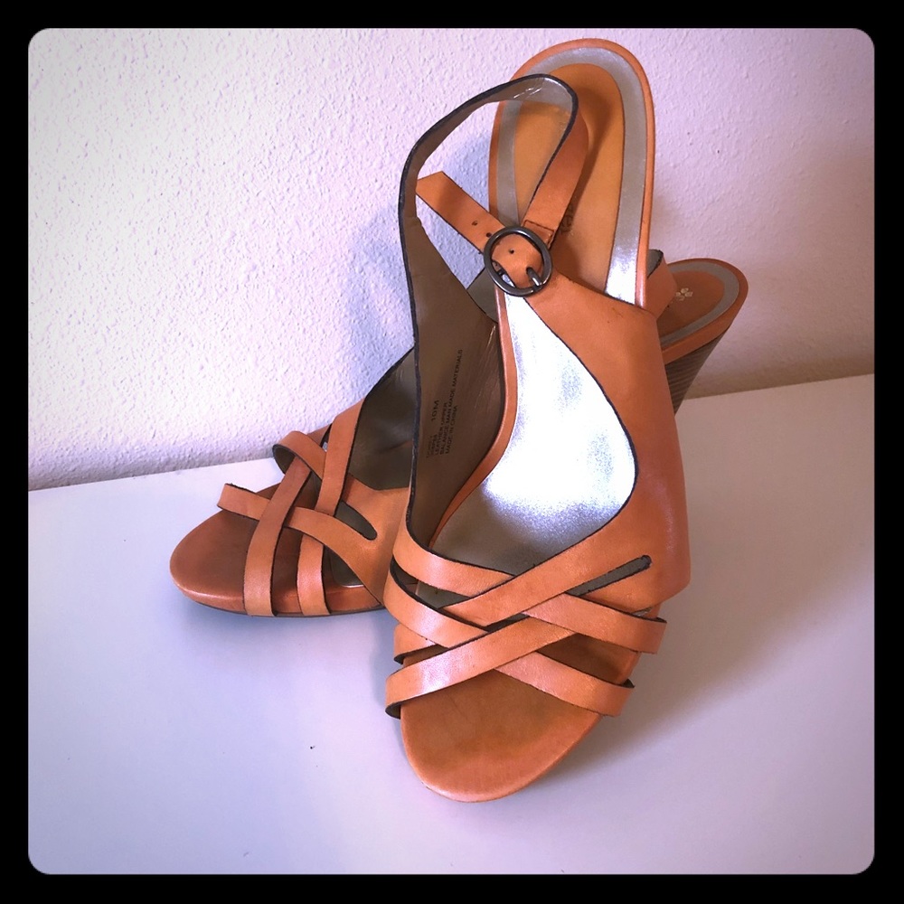Naturalizer Orange strappy heels Sz 10m